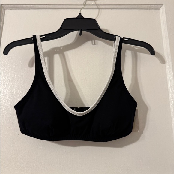 Fabletics Sunsent Scoop Black Swim top Size small - Picture 3 of 5